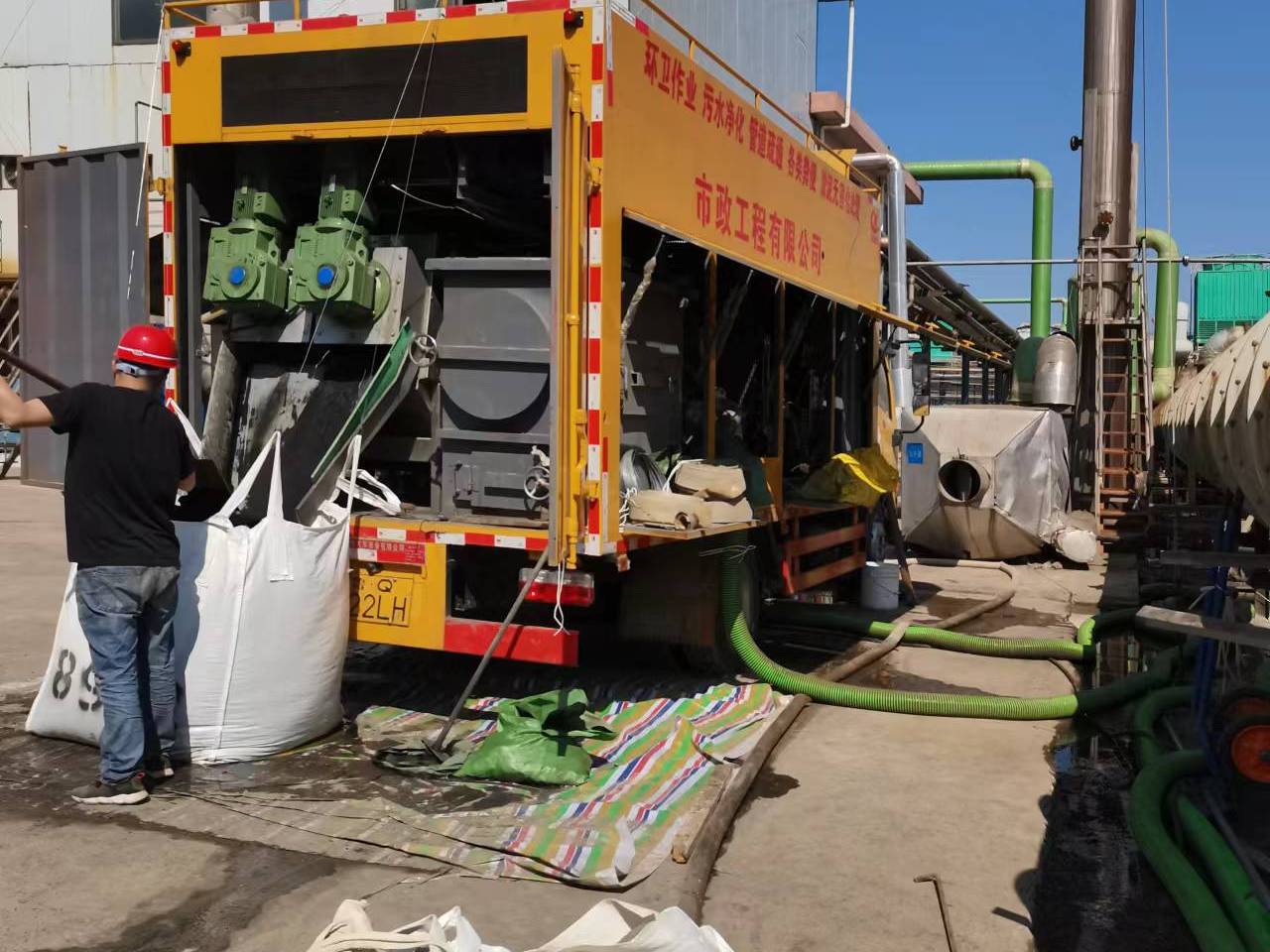 浦口淤泥压干处理